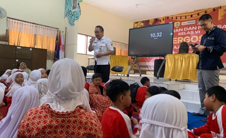 Museum Keliling Luruskan Sejarah Singhasari Kepada Siswa di Malang