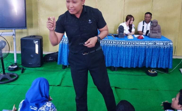Siswa SMPN 30 Kenali Jejak Peradaban Malang dari Artefak Asli