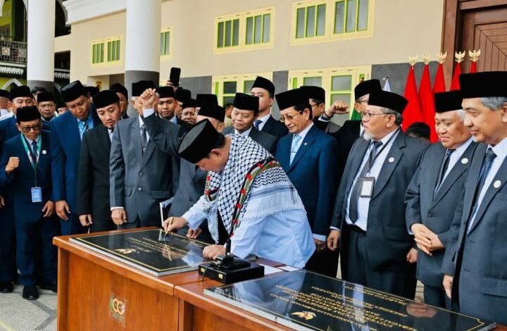 Prabowo Hadiri 100 Tahun Gontor, Resmikan Fakultas Kedokteran UNIDA
