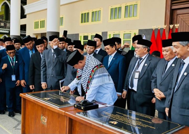 Prabowo Hadiri 100 Tahun Gontor, Resmikan Fakultas Kedokteran UNIDA
