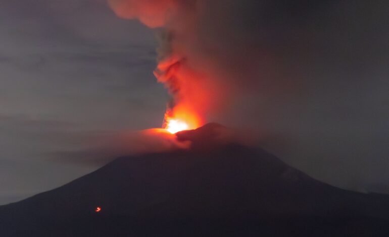 Abu Anak Krakatau Bukan Sekadar Debu: Ada Ancaman Lahar dan Gangguan Air