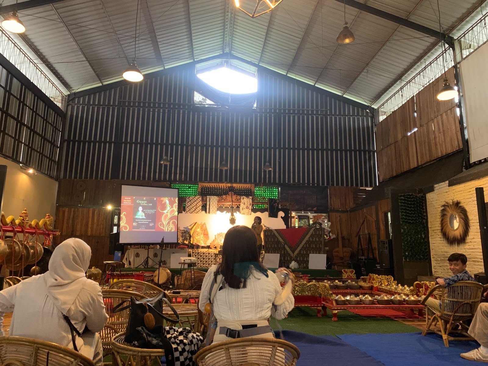Ary Sulistyowati Ajak Generasi Muda Cintai Batik, Ubah Kain Tradisional Menjadi Karya Kreatif