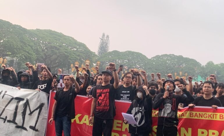 Demo di Malang, Aliansi Rakyat Bangkit Bersatu Desak Pemerintah Tangani Karhutla