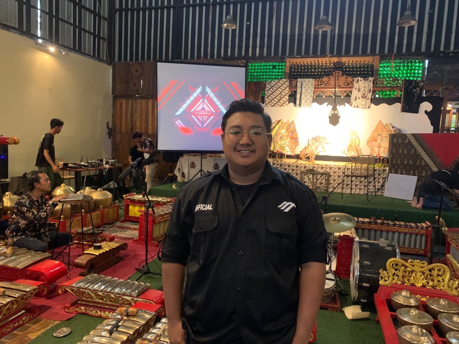 Padepokan Puspawarno Dekatkan Batik dan Wayang Kulit ke Anak Muda Malang
