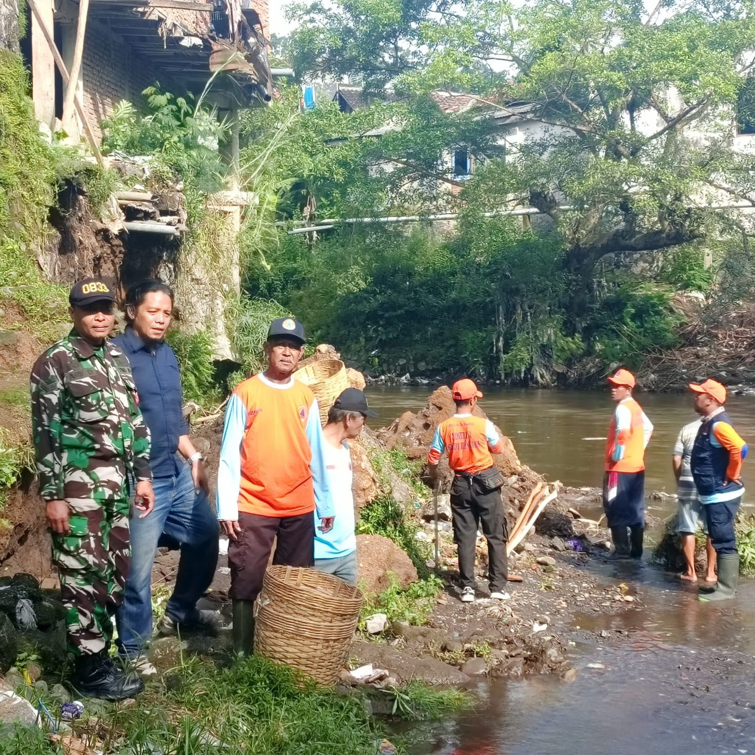 DLH Malang Bersihkan Sampah Sungai Jelang Musim Hujan, Ini Titiknya