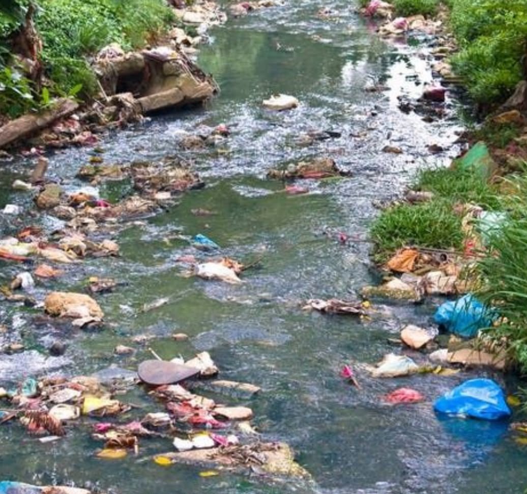 Tiga Ton Sampah Diangkut dari Sungai Metro Malang