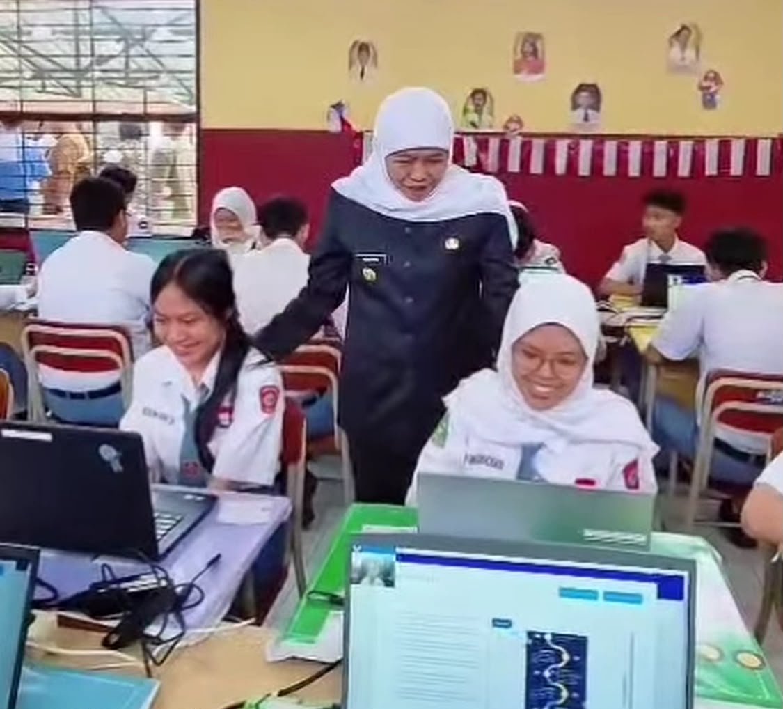 Khofifah Tinjau TKA di SMKN 8 Malang, Hasilnya Jadi Salah Satu Komponen SNBP
