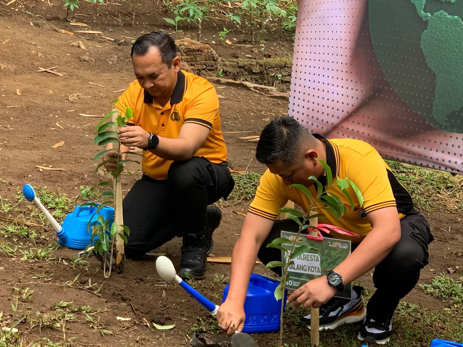 Kapolresta Malang Kota Dorong Pelestarian Mata Air, 200 Pohon Buah Ditanam di Sumber Juwet