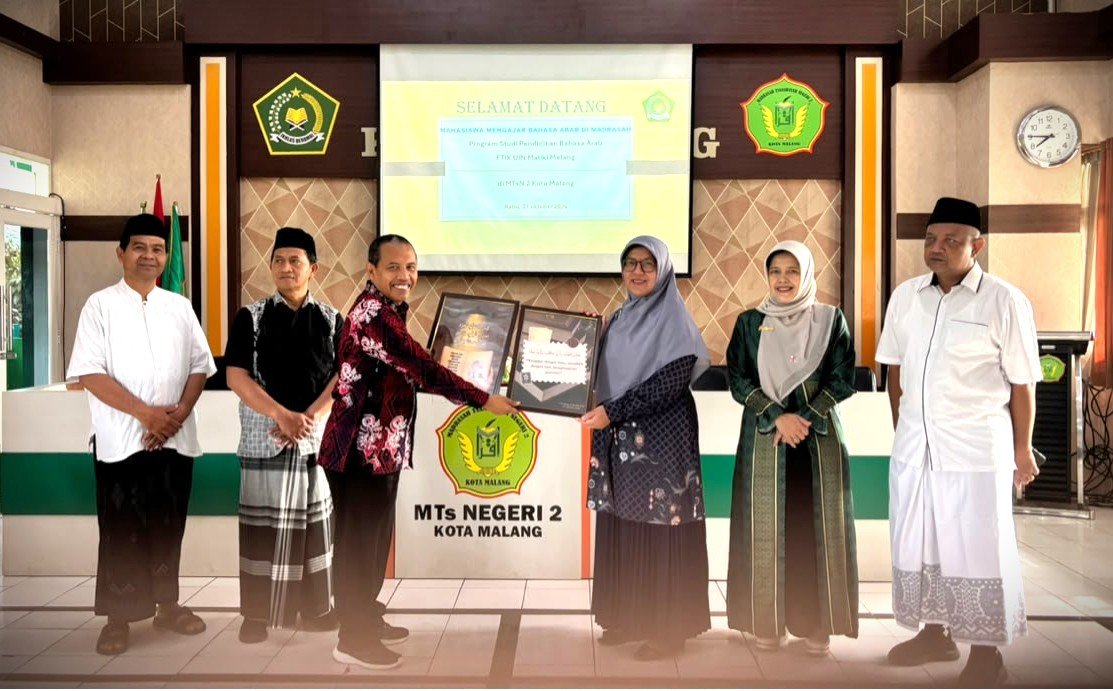 Mahasiswa PBA UIN Malang Terapkan Bahasa Arab Humanistik dan Interaktif di MTsN 2 Kota Malang
